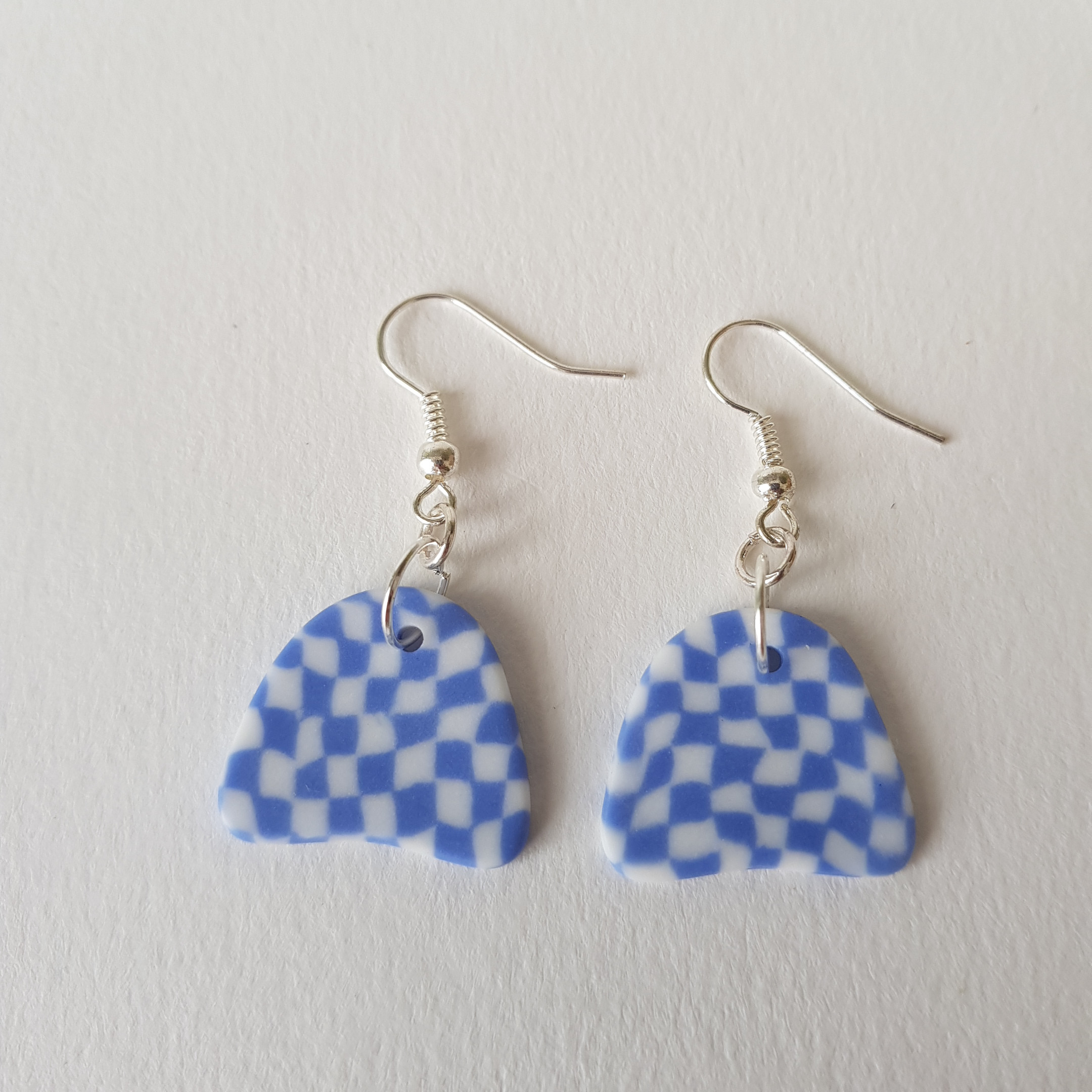Boucles d'oreilles, Crochet B dôme, Carreaux, bleu