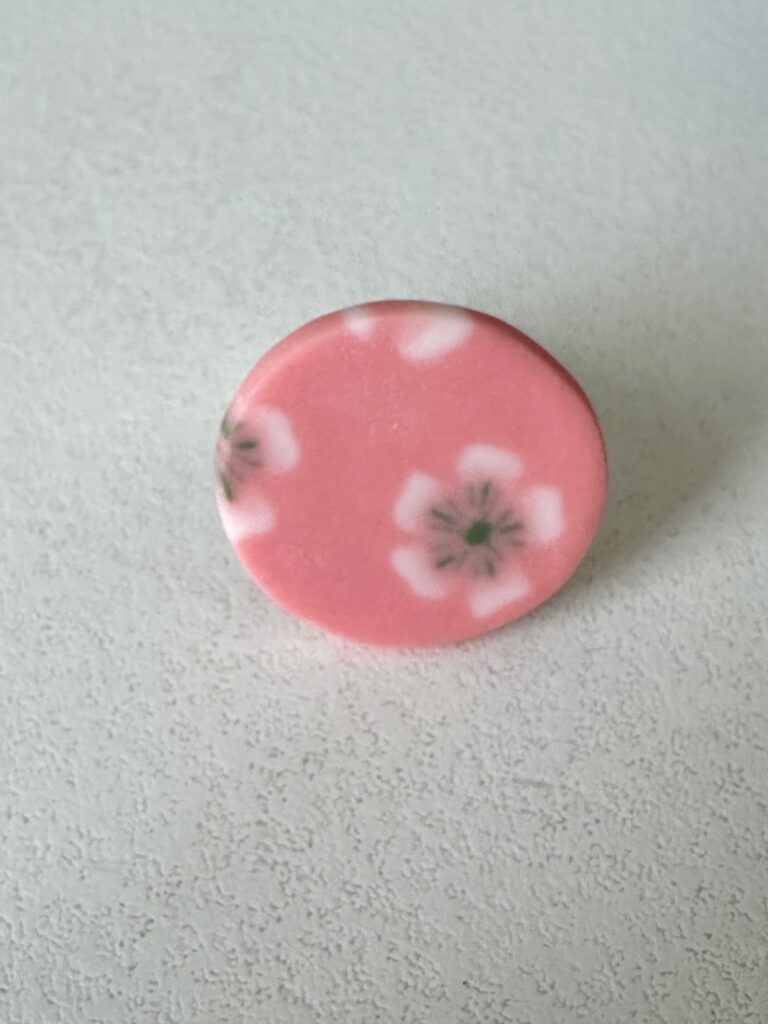 Bague ronde, Fleurs de prunier, fond rose