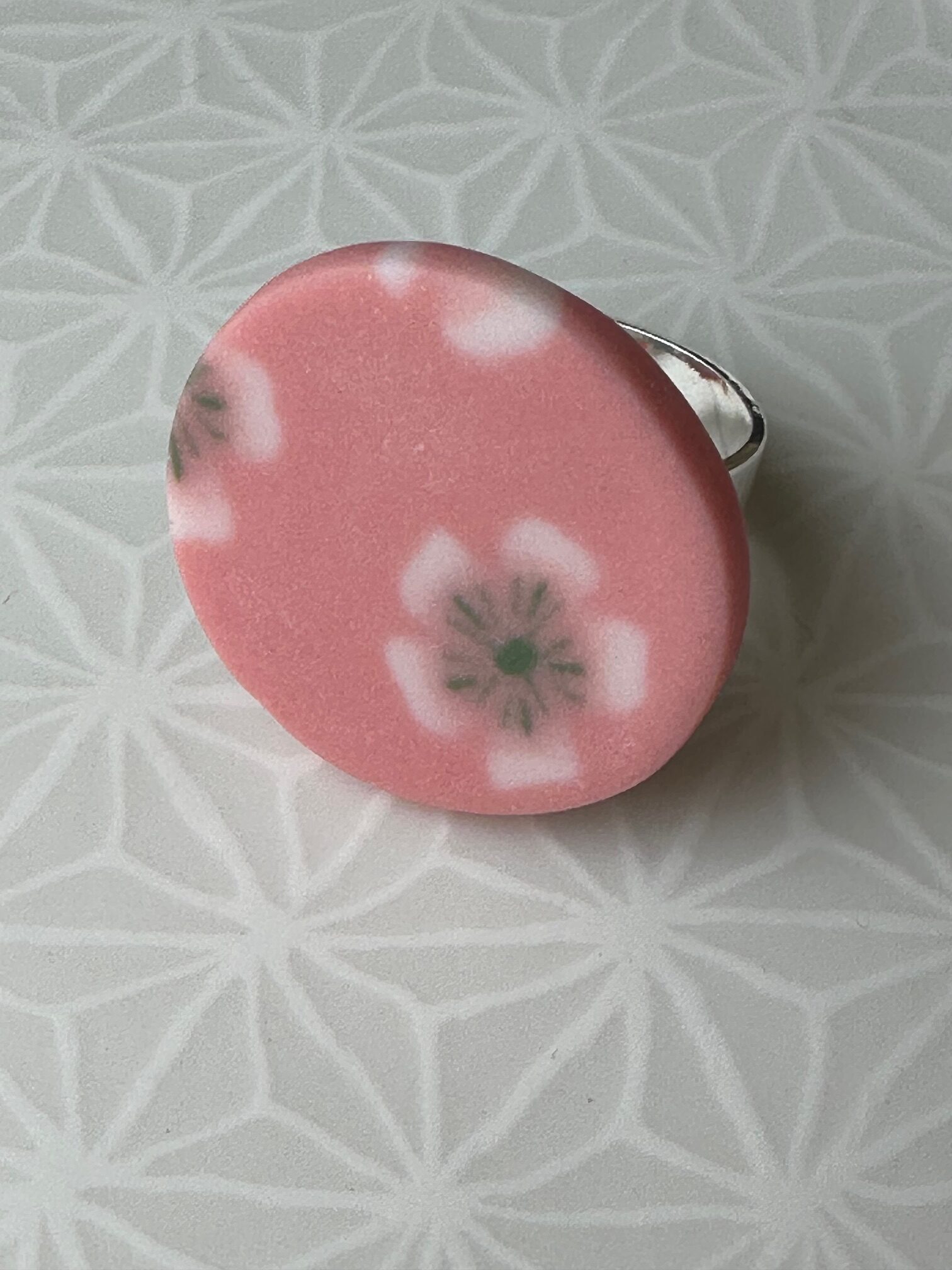 Bague ronde, Fleurs de prunier, fond rose - Image 9